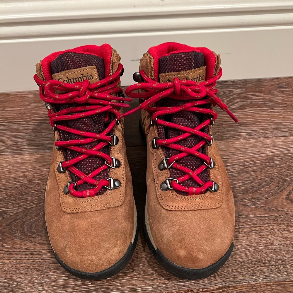 Columbia Newton Ridge Plus Amped Women's Waterproof Hiking Boots -Size 6.5